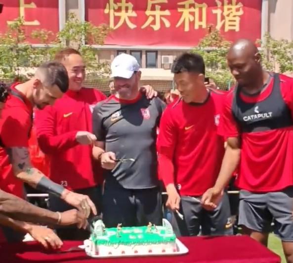 阿贾克斯对阵英超球队战绩历史全盘点